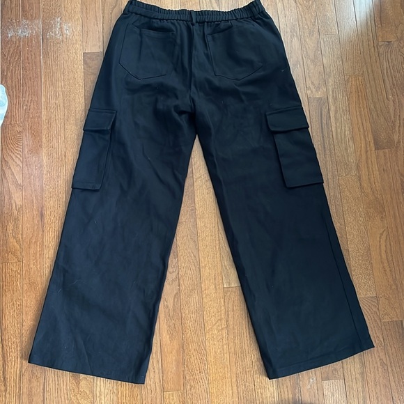 Black pants - Picture 2 of 2